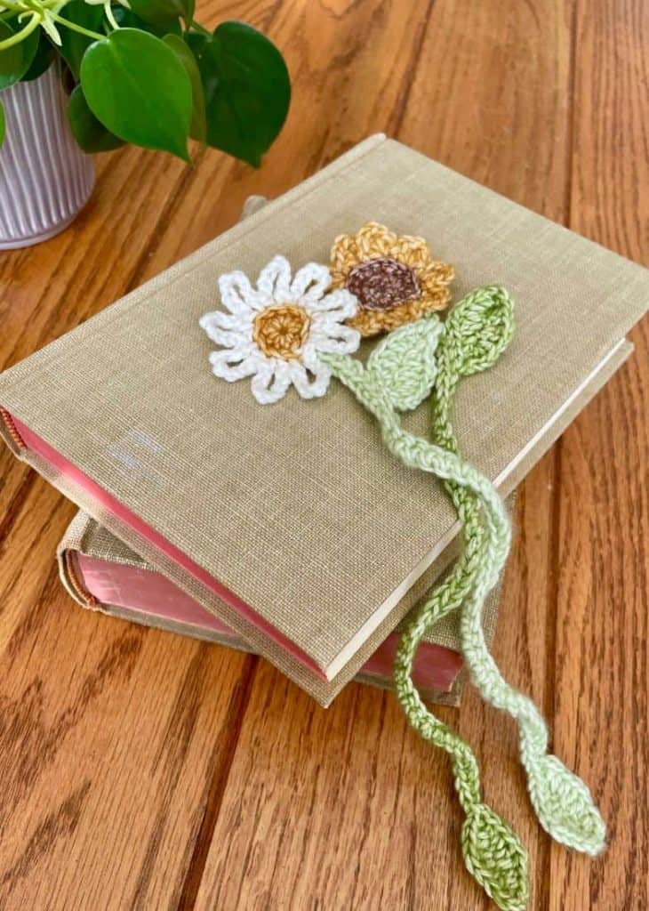 Crochet sunflower and daisy bookmarks