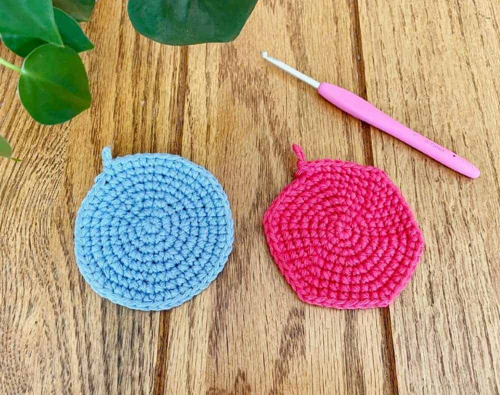 Crocheting a perfect circle vs crocheting with traditional increases